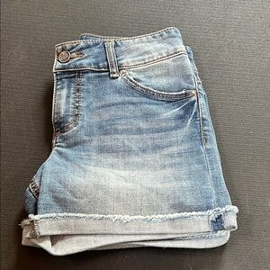 Women’s wrangler denim shorts. Size 5